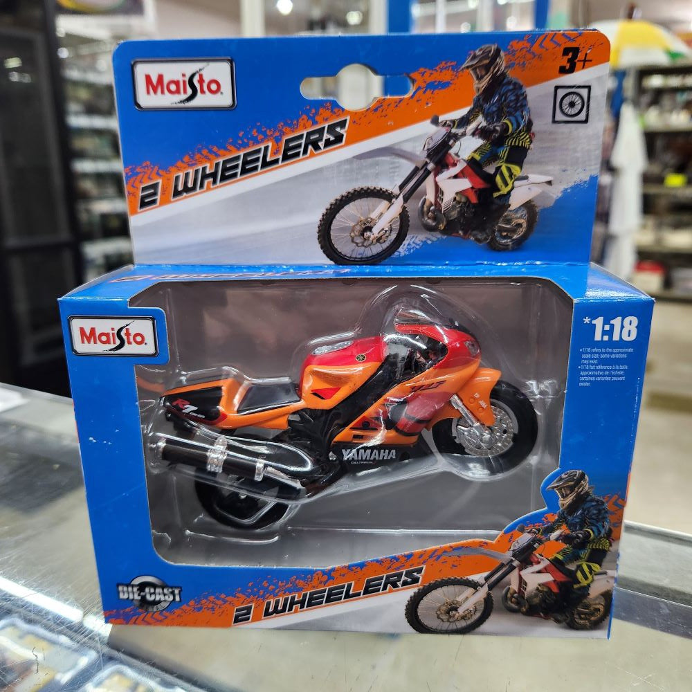 Maisto - 2 Wheelers - Yamaha R7 Road Bike (Red/Orange) - 1:18 Scale