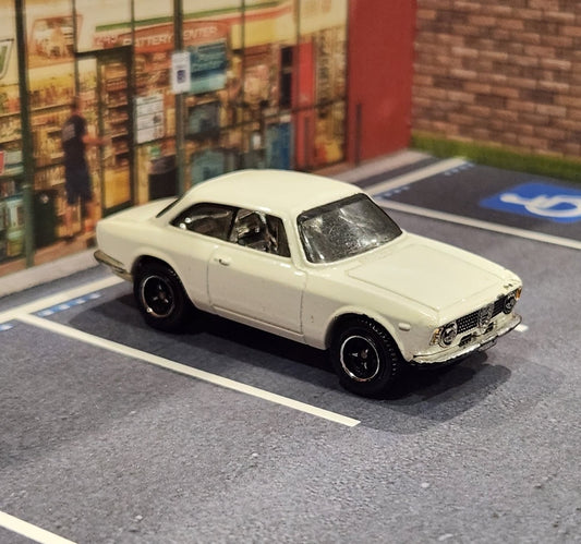 Uncarded - Matchbox - 1965 Alfa Romeo Giulia Sprint GTA