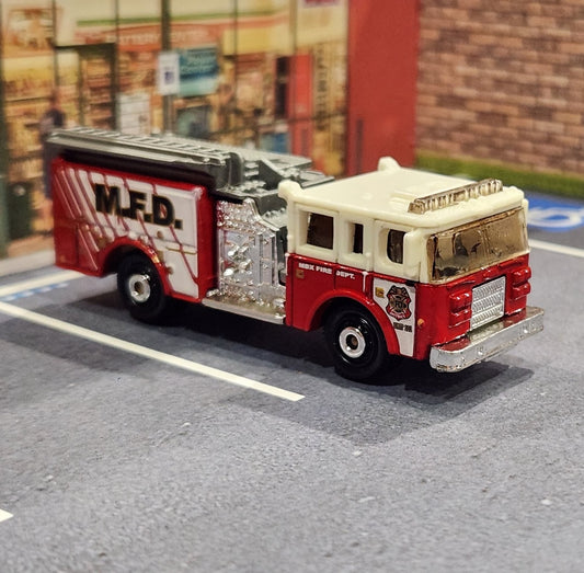 Uncarded - Matchbox - Pierce Dash Fire Engine