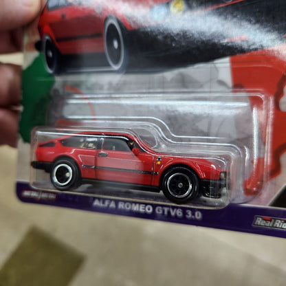 Hot Wheels Premium - Car Culture 'World Tour' - Alfa Romeo GTV6 3.0