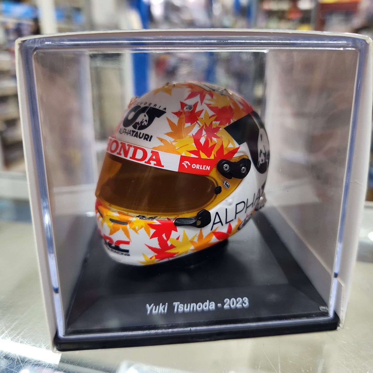 Spark Helmets - Yuki Tsunoda AlphaTauri F1 Formula 1 - 2023