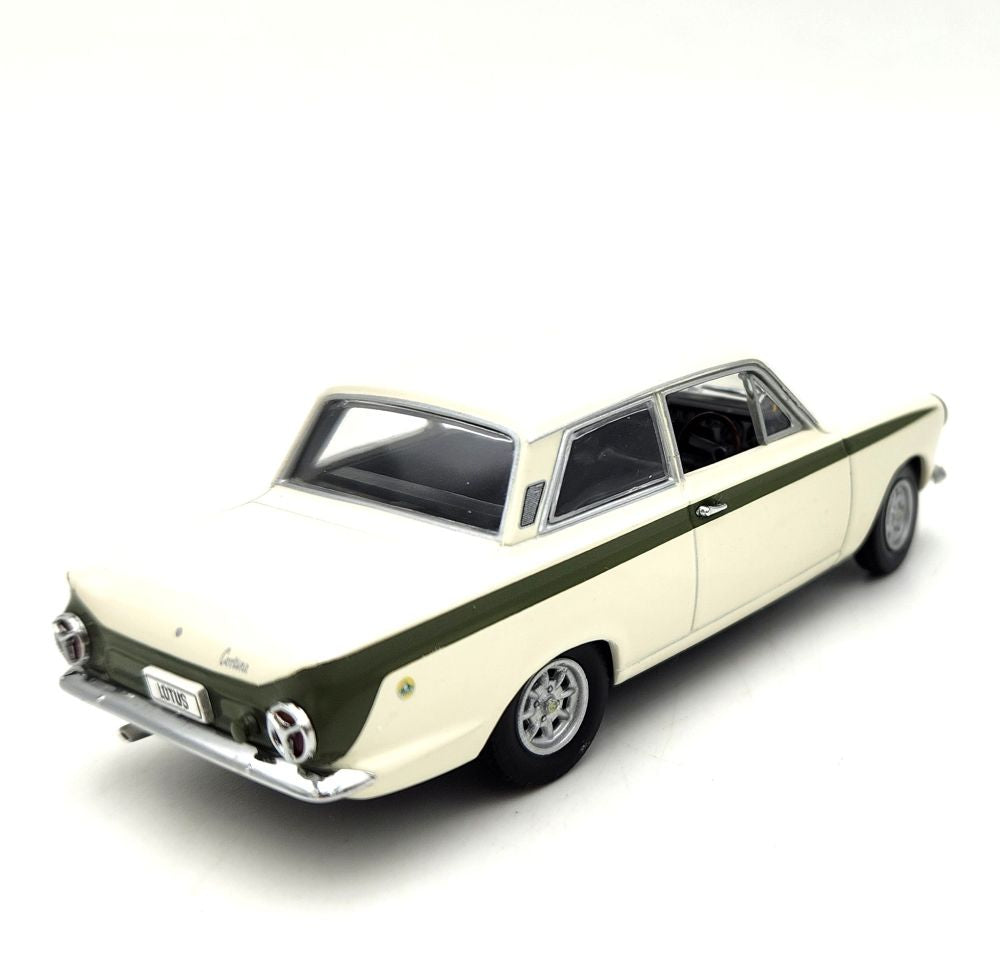 Classic Carlectables - Ford / Lotus 1965 Cortina 'Ermine White'