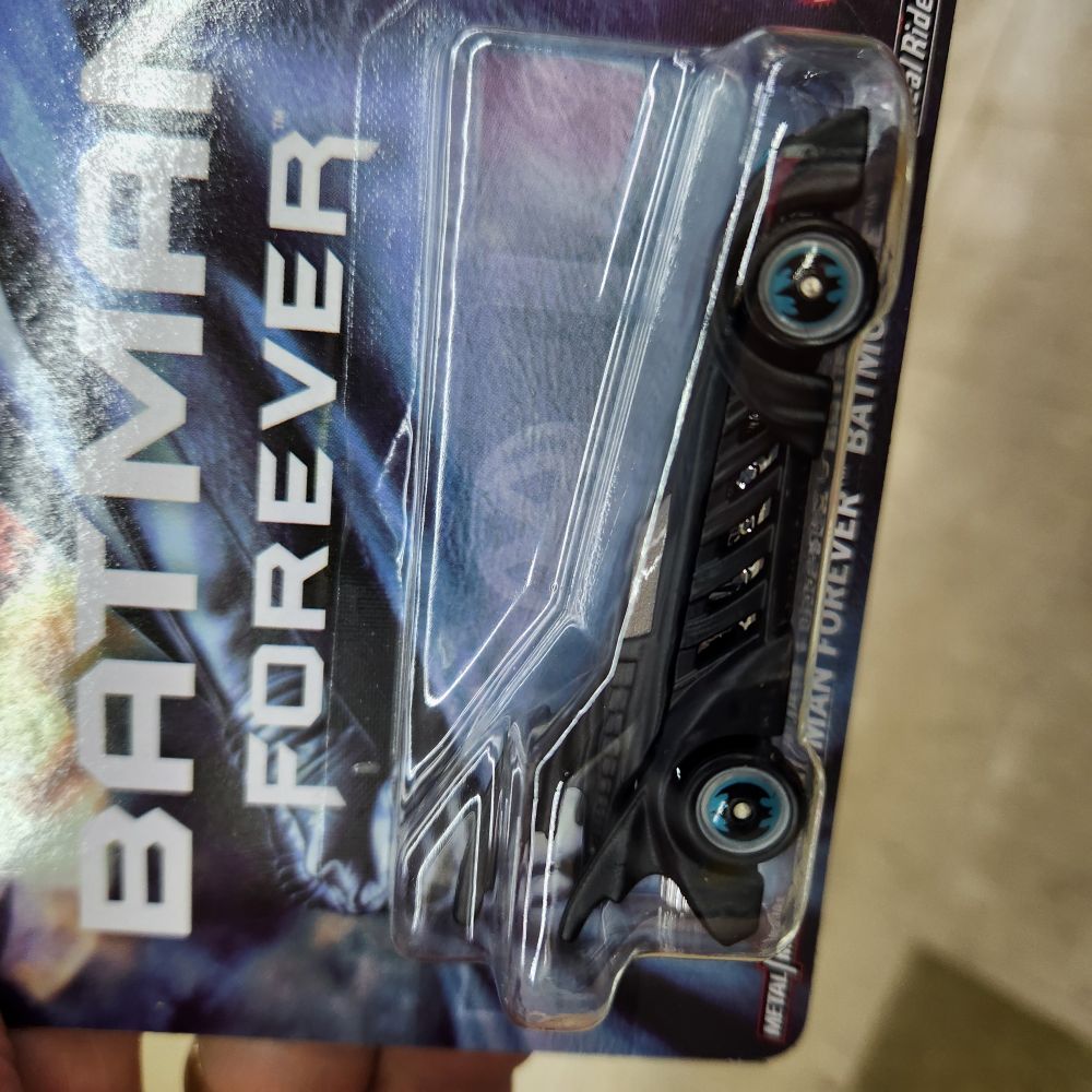 Hot Wheels Premium - Pop Culture - Batman Forever Batmobile