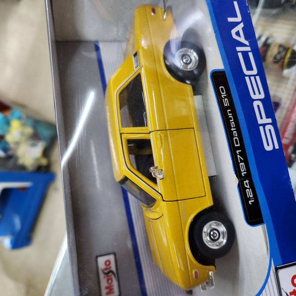 Maisto - 1971 Datsun 510 'Special Edition' - Yellow - 1:24 Scale