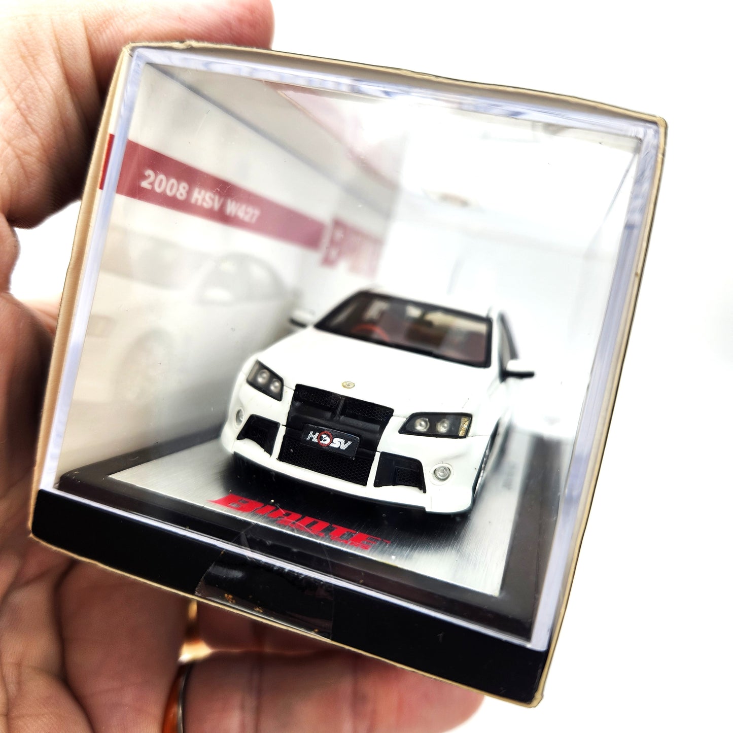 Biante - Holden 2008 Commodore HSV W427 (Heron White) - 1:43 Scale