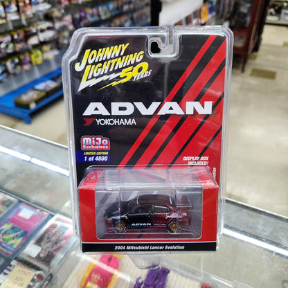 Johnny Lightning - Mitsubishi 2004 Lancer Evolution 'ADVAN Yokohama' - 1:64 Scale
