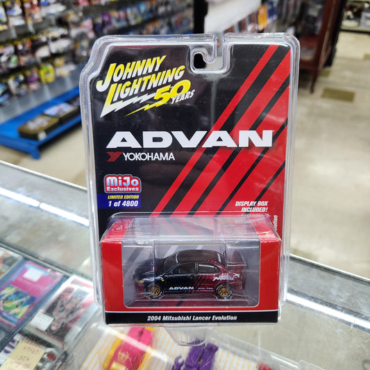 Johnny Lightning - Mitsubishi 2004 Lancer Evolution 'ADVAN Yokohama' - 1:64 Scale