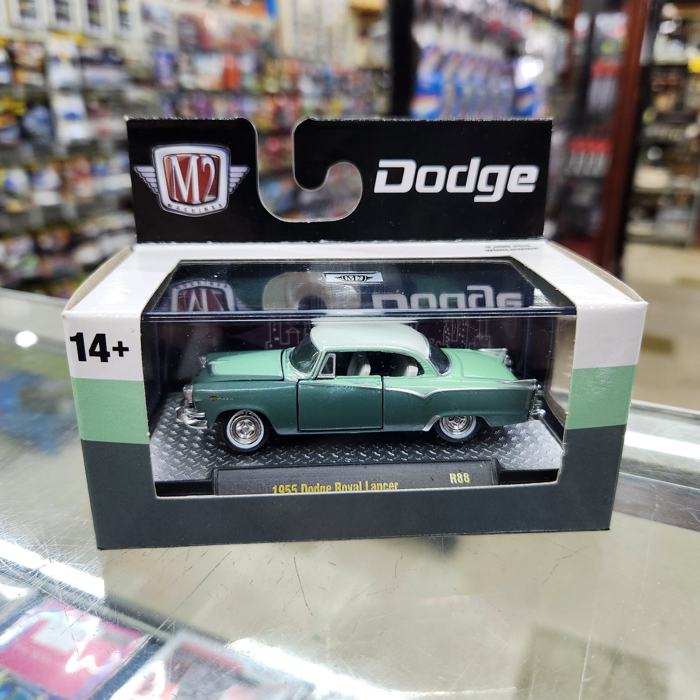 M2 Machines - 'Auto-Thentics' Mix 88 - 1955 Dodge Royal Lancer