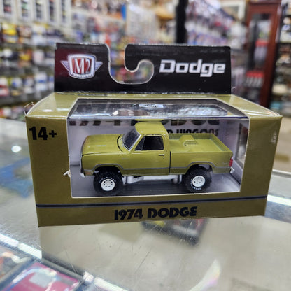 M2 Machines - 'Auto-Thentics' Mix 92 -1974 Dodge W200 Power Wagon