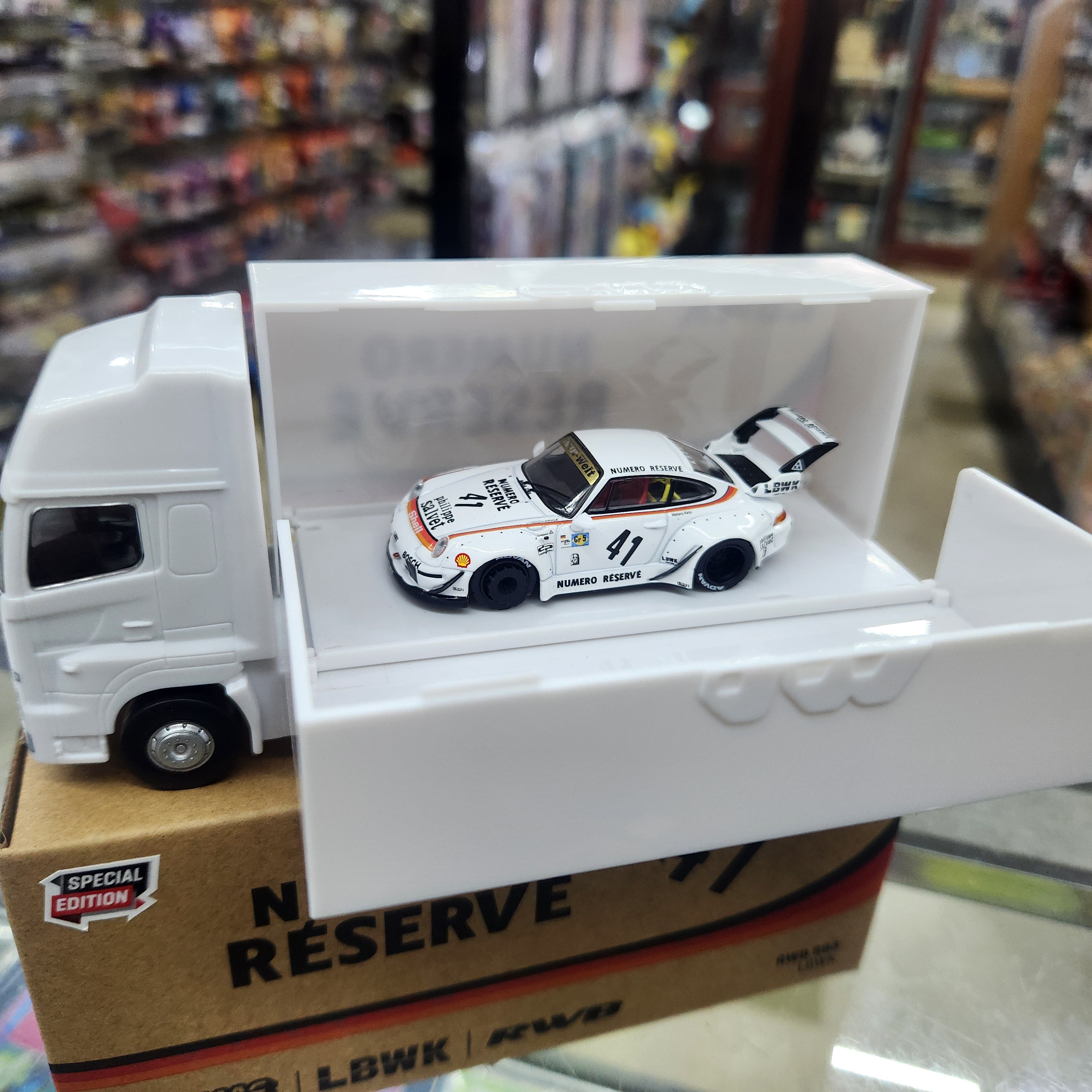 Tarmac Works - RWB 993 LBWK with Plastic Truck - 1:64 Scale – Relove ...