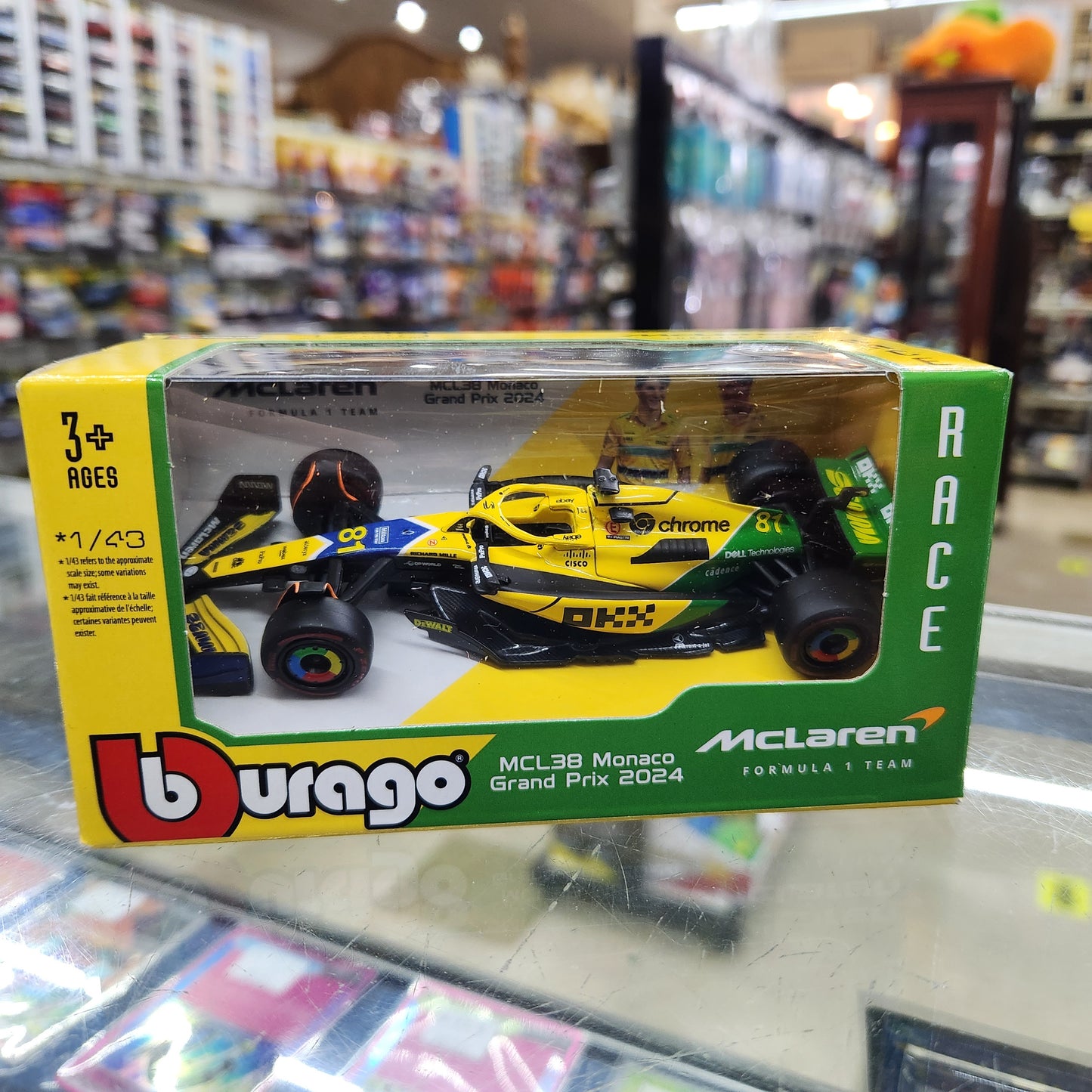 Bburago - 2024 McLaren F1 Senna Livery Monaco GP - #81 Oscar Piastri - 1:43 Scale