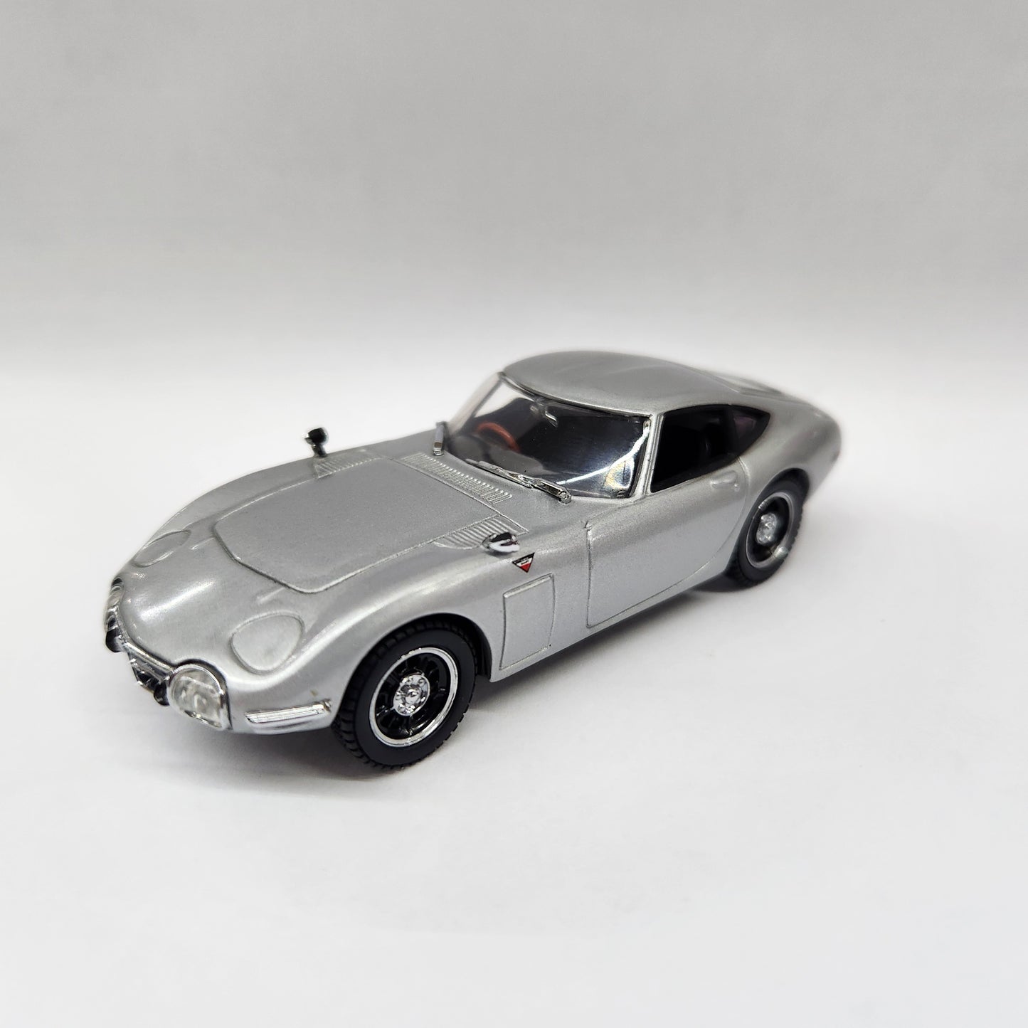 Kyosho - Toyota 2000GT (Silver) - 1:43 Scale