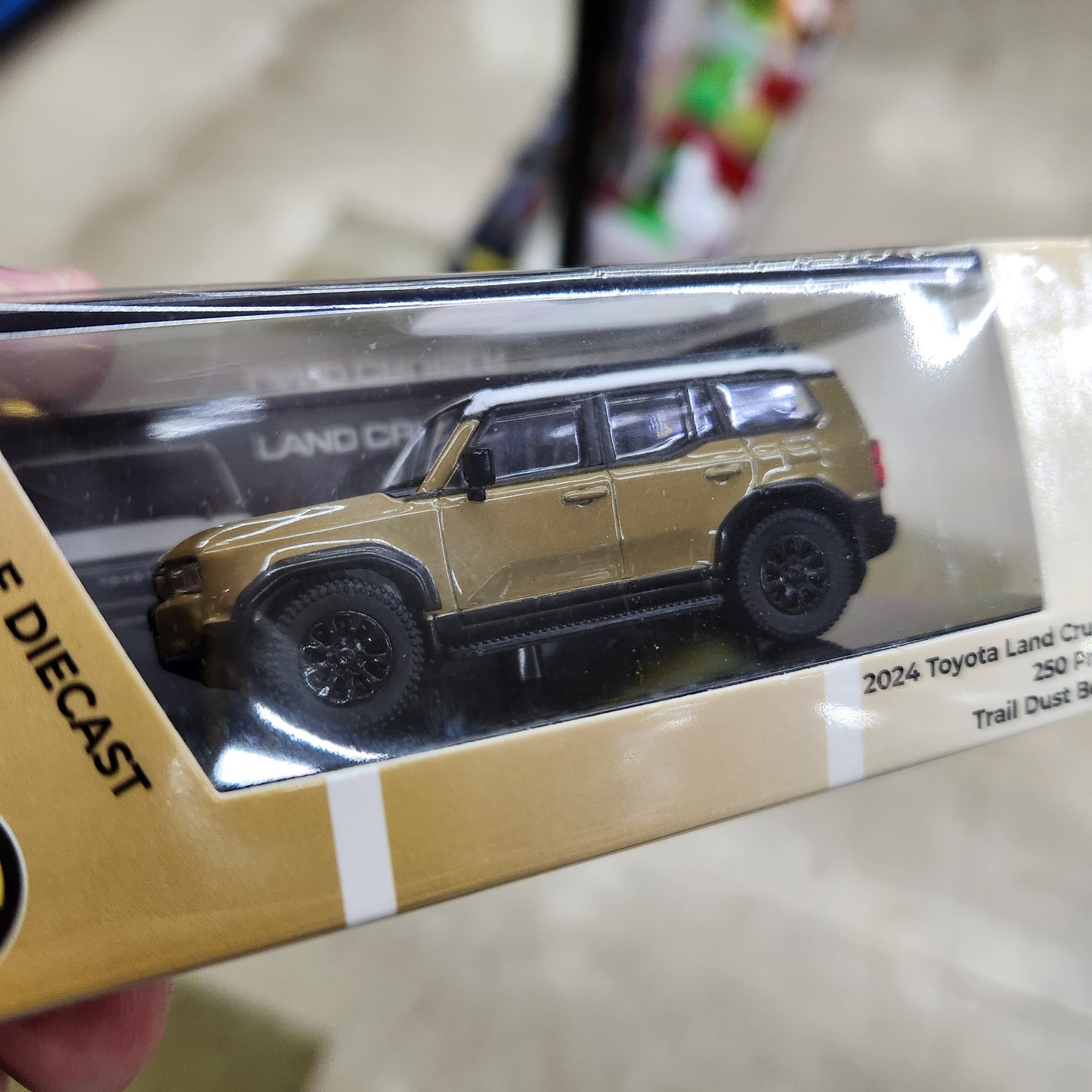Para64 - 2024 Toyota Land Cruiser 250 (Trail Dust) - 1:64 Scale
