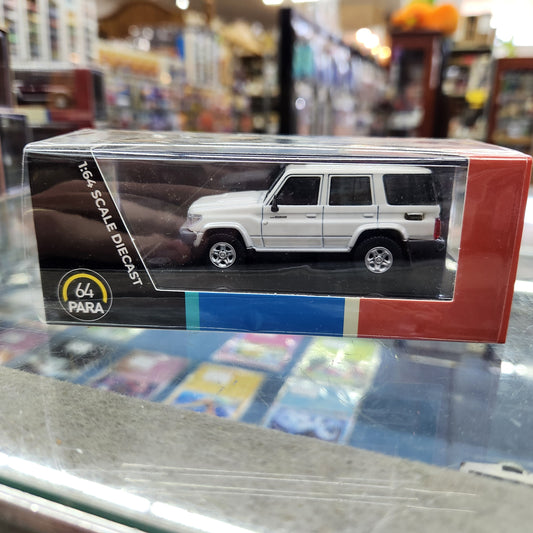 Para64 - Toyota Land Cruiser LC76 (French Vanilla) - 1:64 Scale