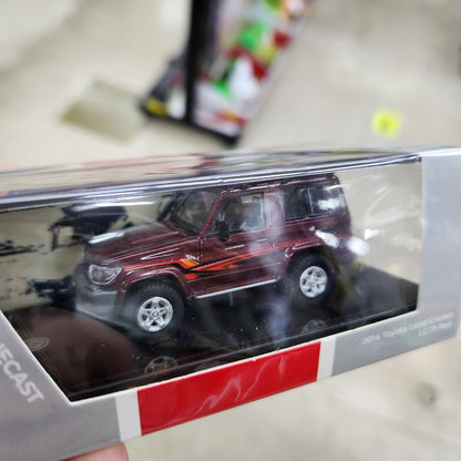 Para64 - 2014 Toyota Land Cruiser 71 (LHD) Red - 1:64 Scale