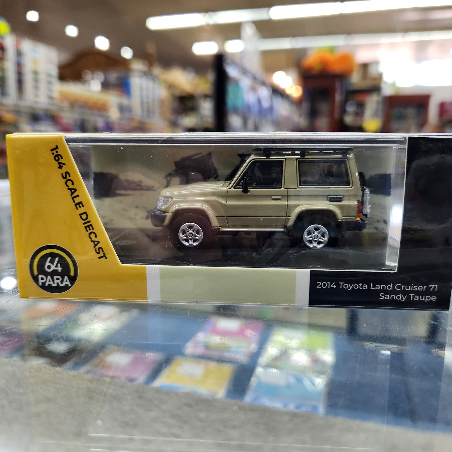Para64 - Toyota Land Cruiser 71 Short Wheel Base (Sandy Taupe) - 1:64 Scale