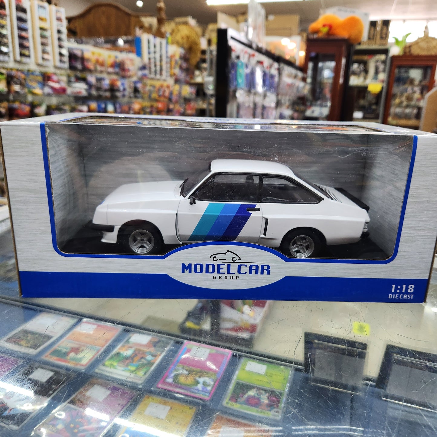 MCG - 1977 Ford Escort Mk II RS 2000 X-Pack (White) - 1:18 Scale