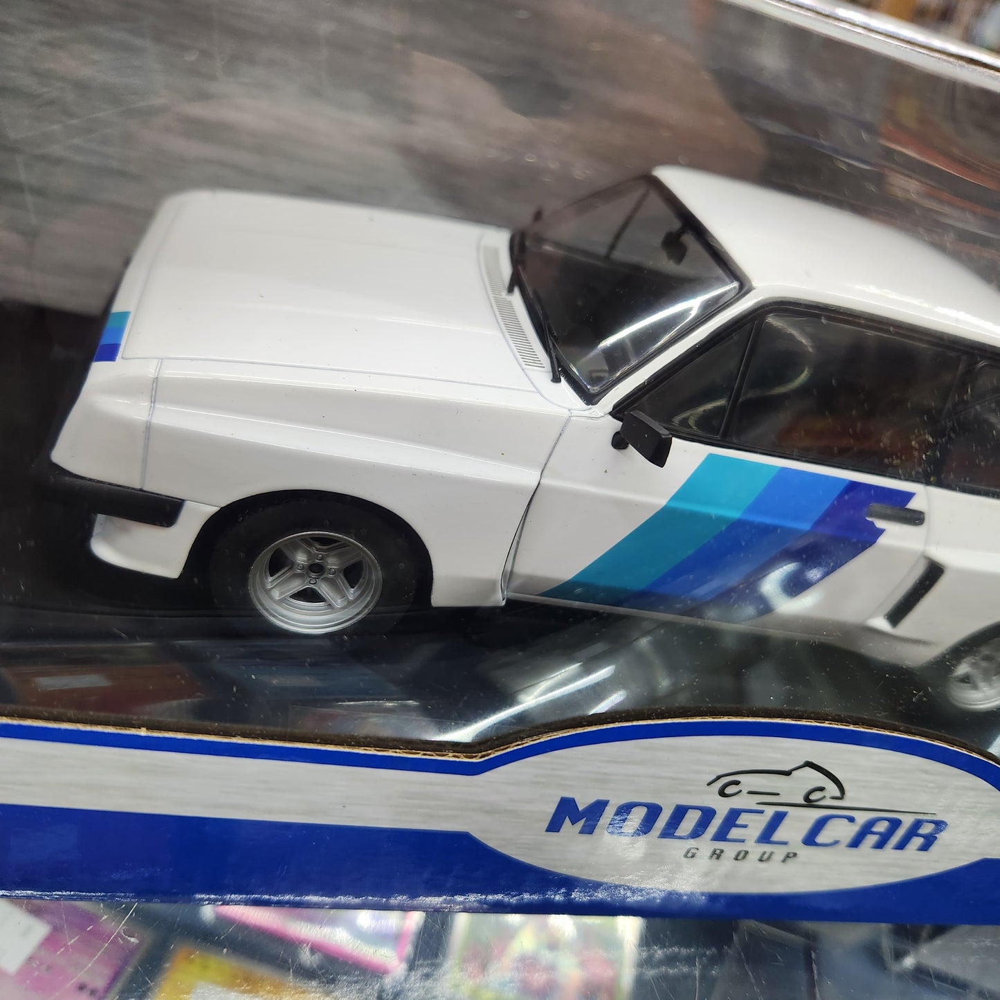 MCG - 1977 Ford Escort Mk II RS 2000 X-Pack (White) - 1:18 Scale