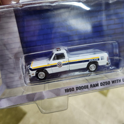 Greenlight - Hot Pursuit 'Hitch & Tow' Series 1 - 1990 Dodge Ram D-250 with Trailer - Philadelphia PD - 1:64 Scale