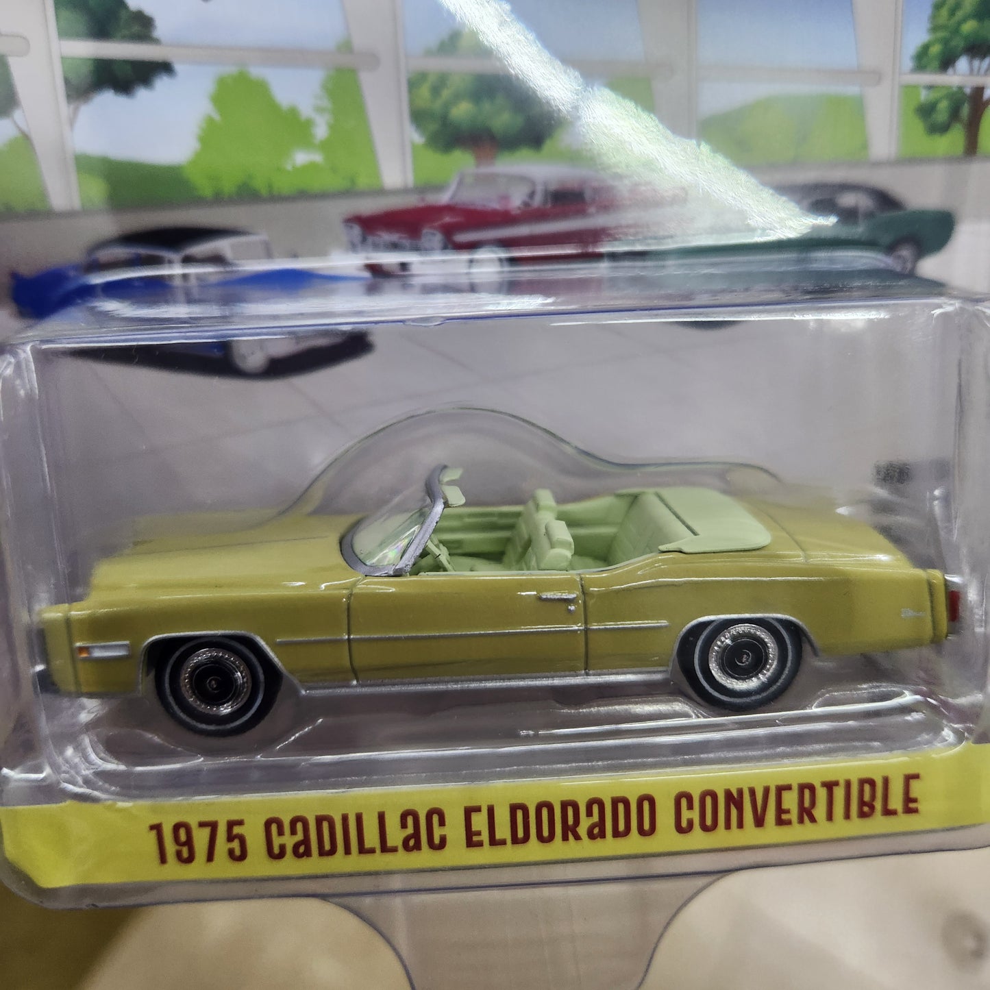 Greenlight - 'Showroom Floor' Series 6 - 1975 Cadillac Eldorado Convertible (Florentine Gold Firemist) - 1:64 Scale