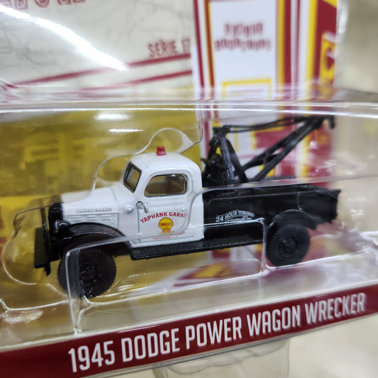 Greenlight - Running On Empty Series 17 - 1945 Dodge Power Wagon 'Shell Oil' - 1:64 Scale