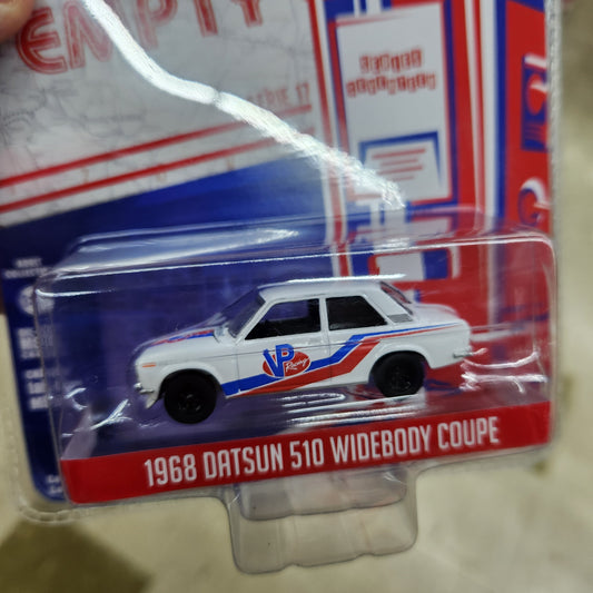 Greenlight - Running On Empty Series 17 - 1968 Datsun Widebody Coupe 'VP Racing Fuels' - 1:64 Scale