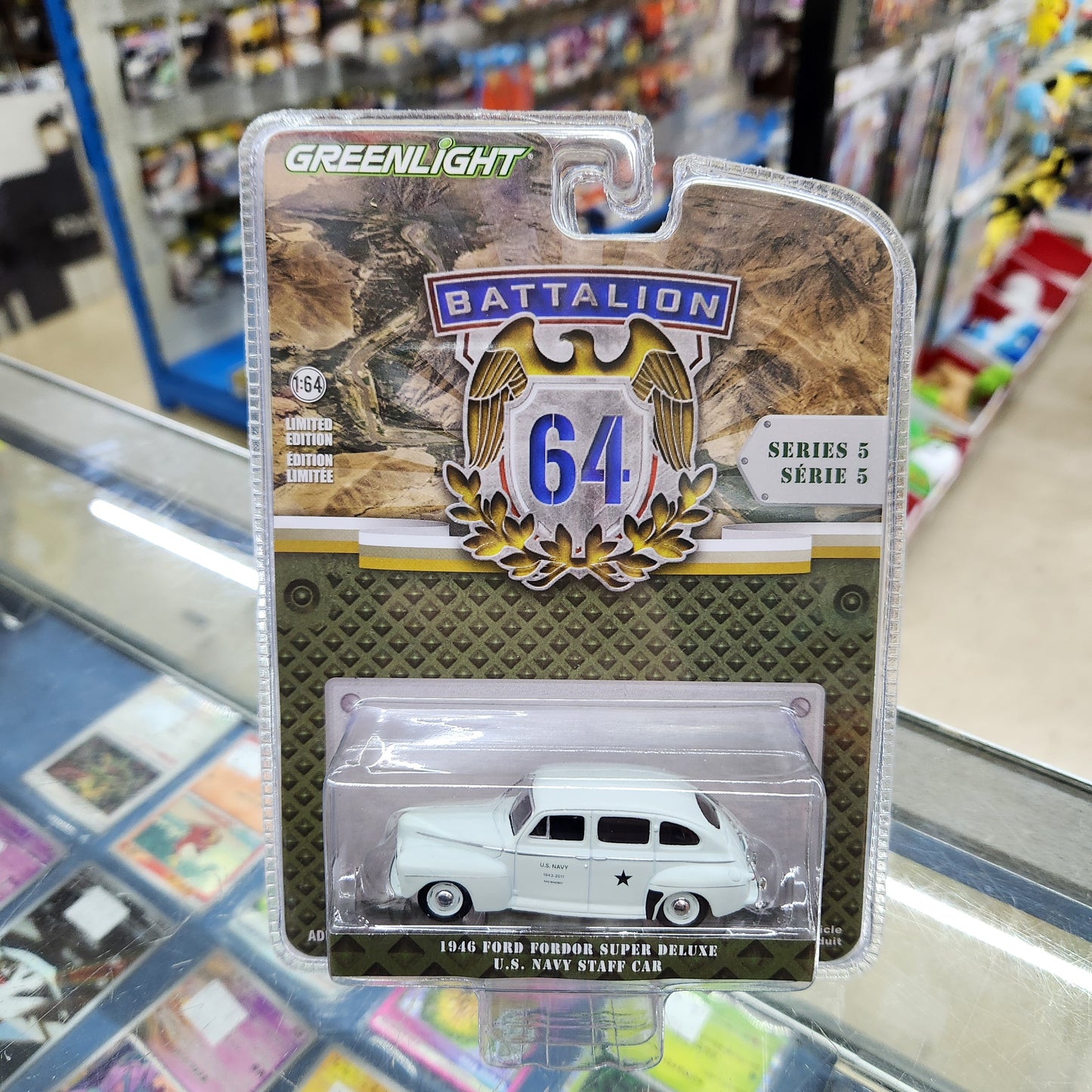 Greenlight - Battalion 64 Series 5 - 1946 Ford Fordor Super Deluxe 'U.S Navy Staff Car' - 1:64 Scale