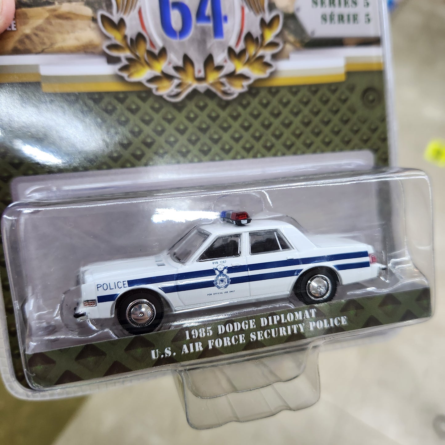 Greenlight - Battalion 64 Series 5 - 1985 Dodge Diplomat 'U.S Air Force' - 1:64 Scale