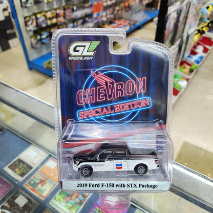 Greenlight - Chevron Special Edition Series 1 - 2019 Ford F-150 XL with STX Package - 1:64 Scale
