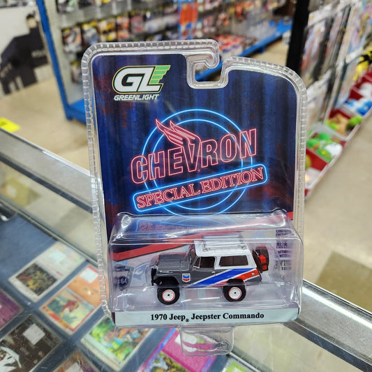 Greenlight - Chevron Special Edition Series 1 - 1970 Jeep Jeepster Commando - 1:64 Scale