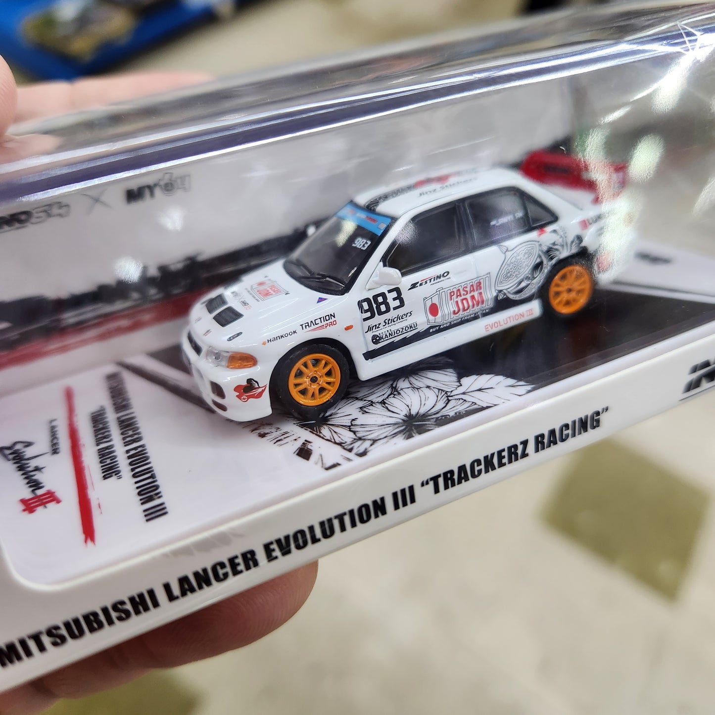 INNO64 - Mitsubishi Lancer Evolution III 'Trackerz Racing' - 1:64 Scale