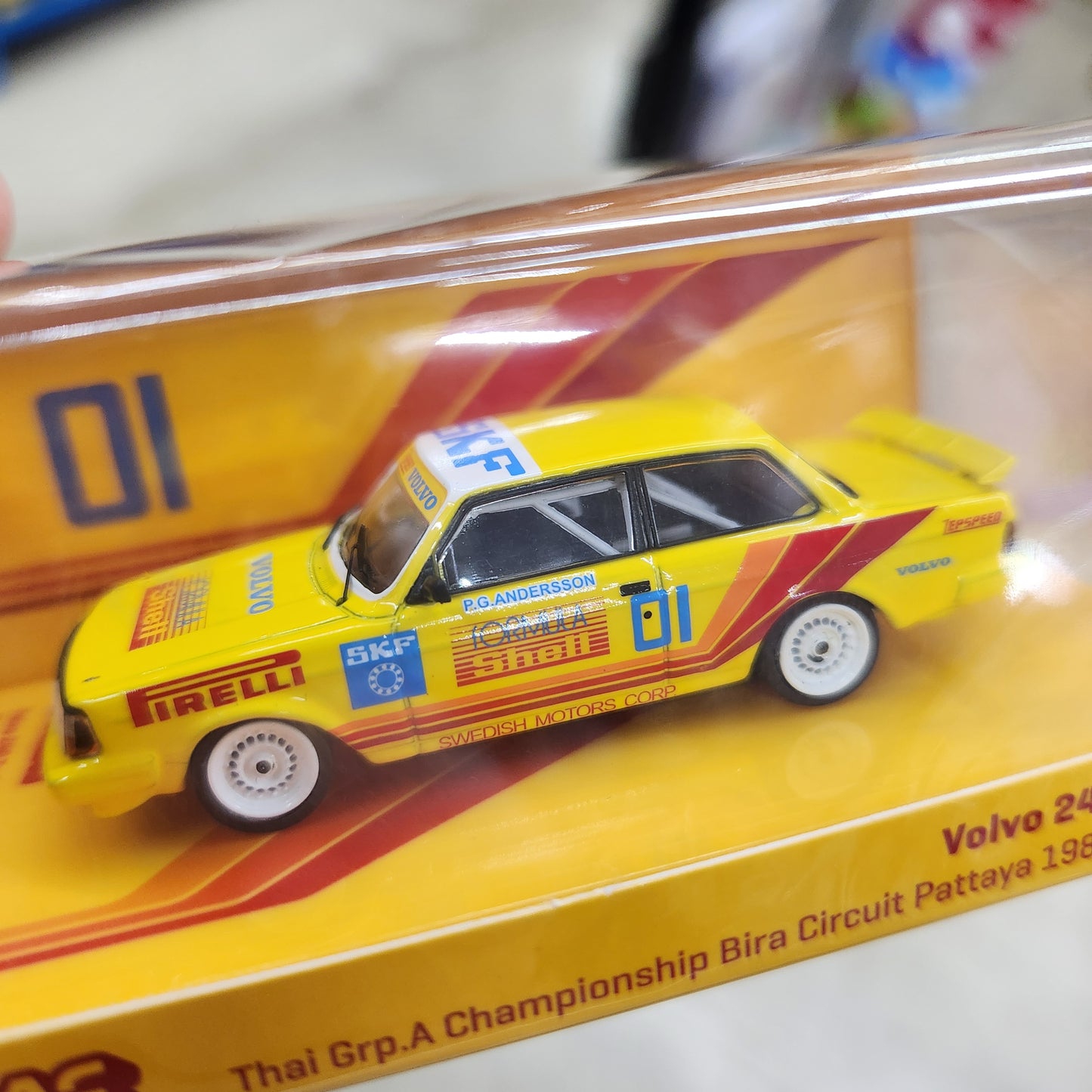 Tarmac Works - Volvo 240 Turbo Thai Group A Championship Bira Circuit Pattaya Winner 1988 - 1:64 Scale