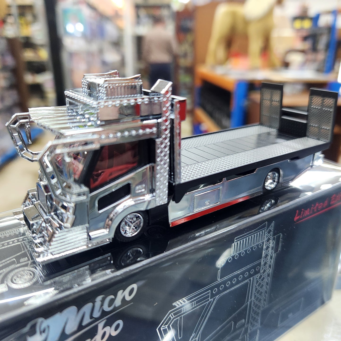 Micro Turbo - Dekotora Flat Bed Truck - 1:64 Scale