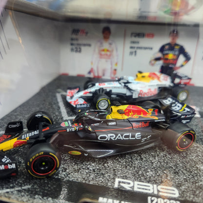 Bburago - Red Bull Racing #1 Max Verstappen / #11 Sergio Perez - 4 Car Gift Set - 1:43 Scale