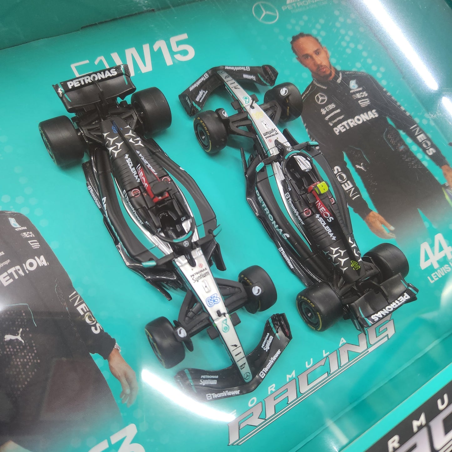 Bburago - 2024 Mercedes-AMG F1 W15 (2 Car Gift Pack) - 1:43 Scale