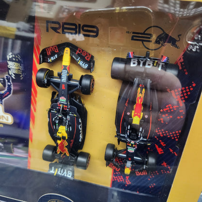 Bburago - Red Bull Racing F1 #1 Max Verstappen - World Championship 4 Car Gift Pack - 1:43 Scale