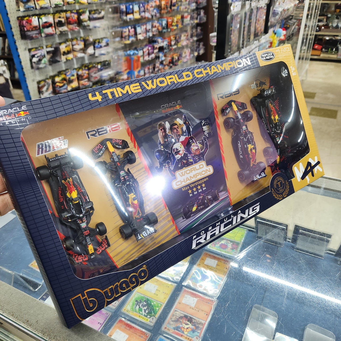 Bburago - Red Bull Racing F1 #1 Max Verstappen - World Championship 4 Car Gift Pack - 1:43 Scale