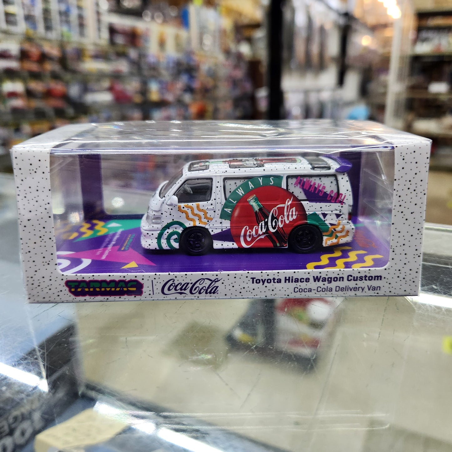 Tarmac Works - Toyota Hiace Wagon Custom 'Coca Cola' Delivery Van