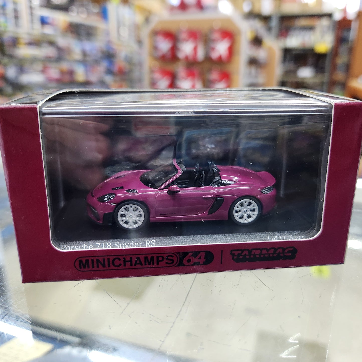 Tarmac Works - Porsche 718 Spyder RS (Ruby Star Neo) - 1:64 Scale