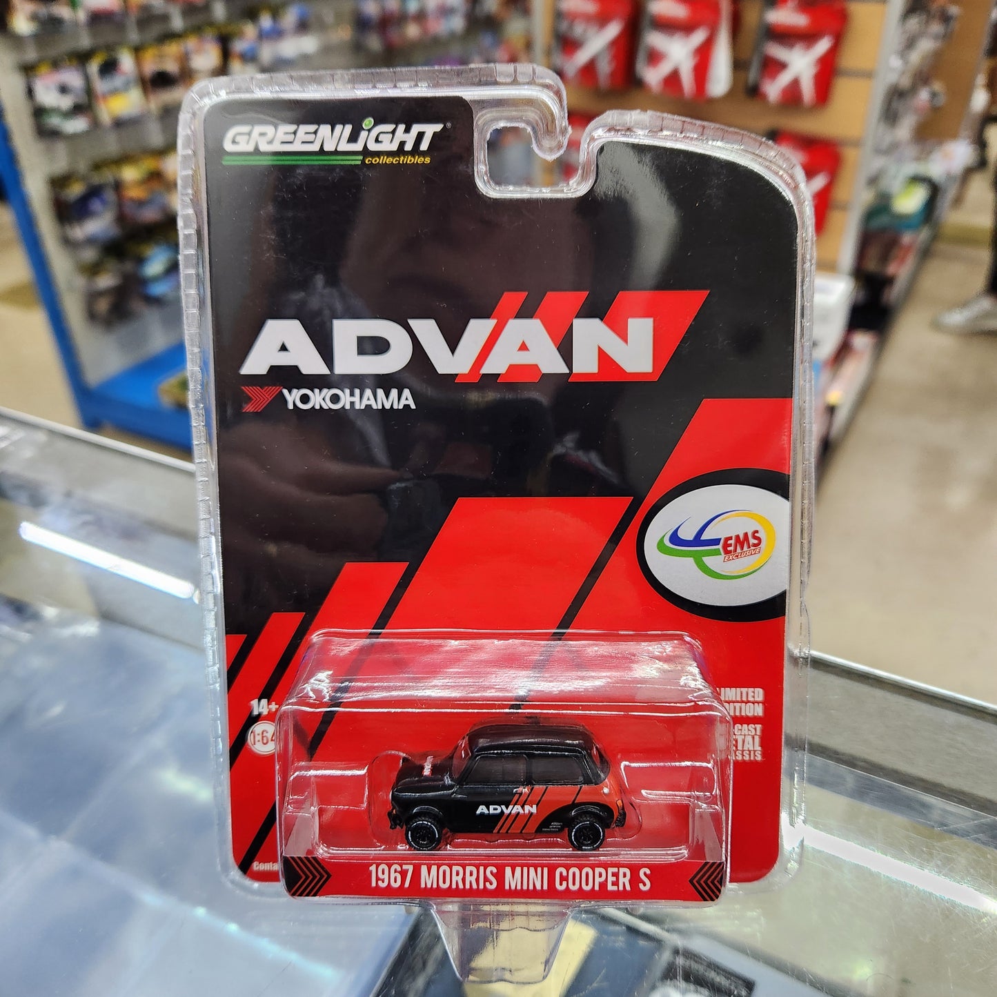 Greenlight - 1967 Morris Mini Cooper S 'Advan' - 1:64 Scale