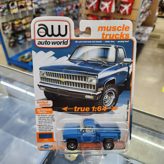 Auto World - 2024 R3 Vers. A Premium Series - 1981 Chevy Silverado Stepside