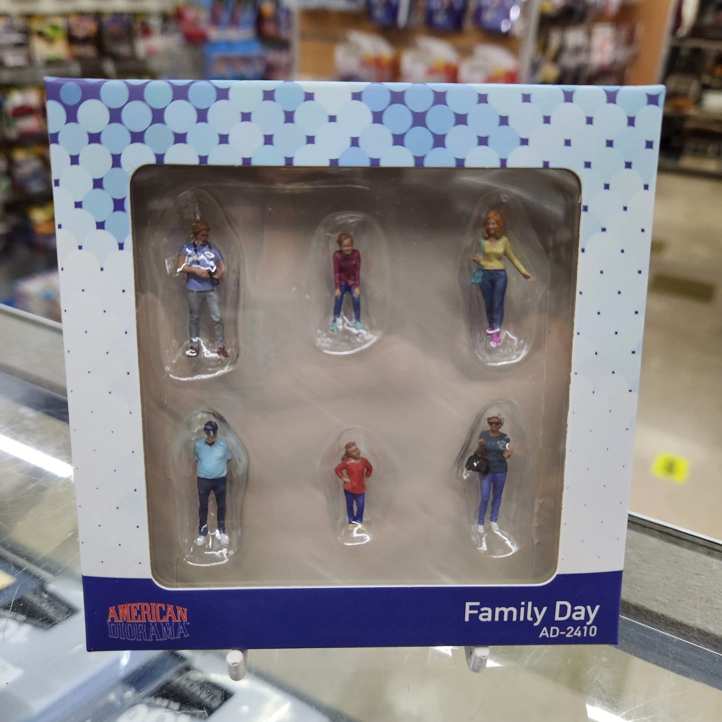 American Diorama - Diecast Figures 'Family Day'Set - 1:64 Scale