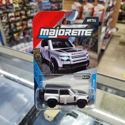 Majorette - Showroom Series Premium Cars - Land Rover Defender 90 (Silver)