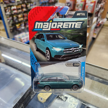 Majorette - Showroom Series Premium Cars - Mercedes-Benz E-Class All Terrain (Cascade Green)