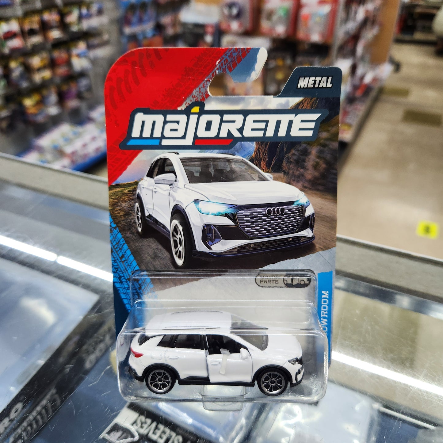 Majorette - Showroom Series Premium Cars - Audi Q4 E-Tron (White)