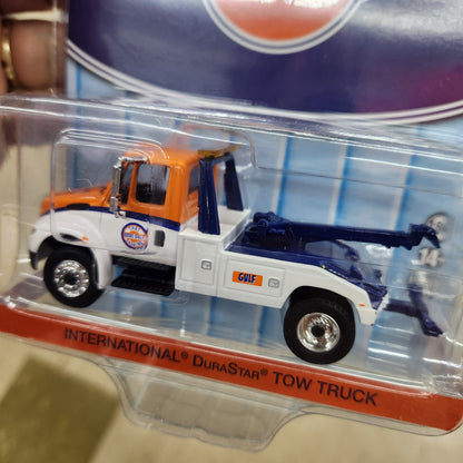 Greenlight - International Durastar Tow Truck 'Gulf Oil' - 1:64 Scale