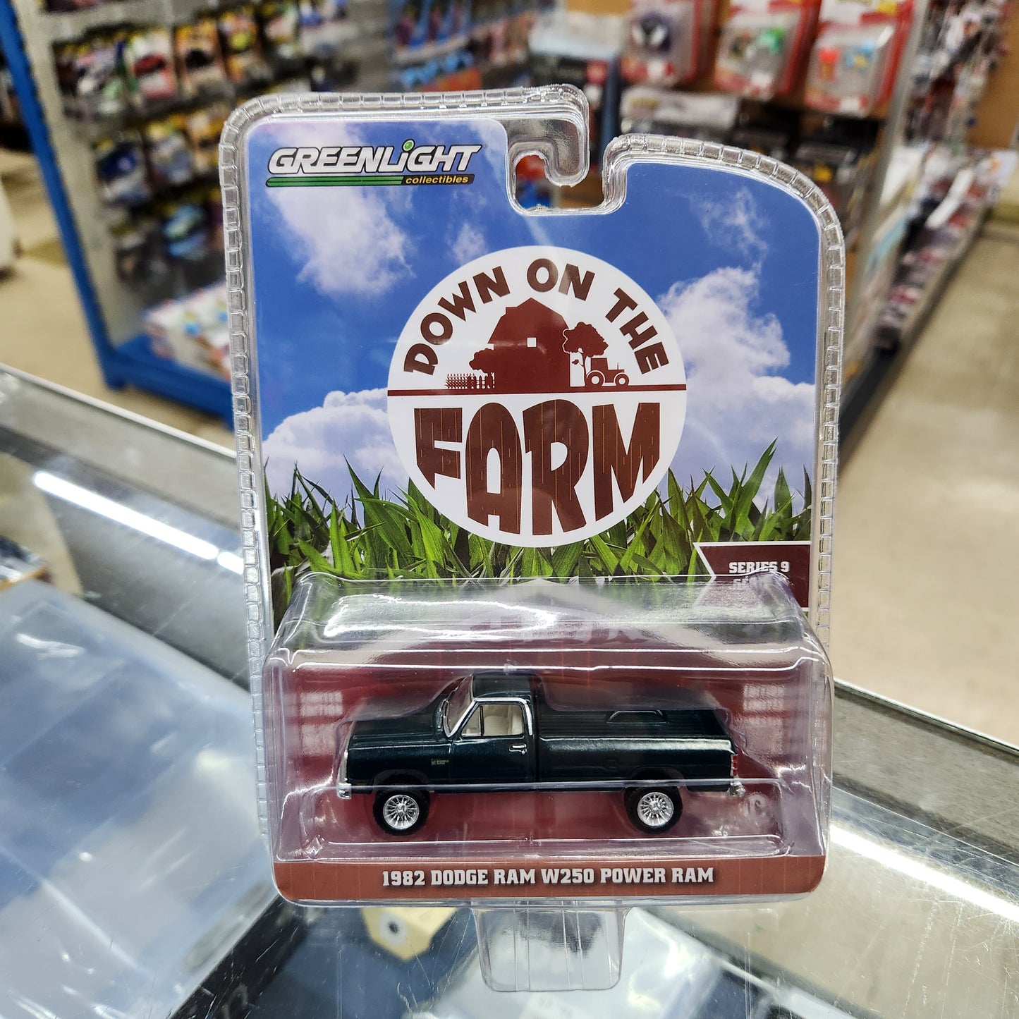 Greenlight - 'Down on the Farm' Series 9 - 1982 Dodge Ram W250 - 1:64 Scale