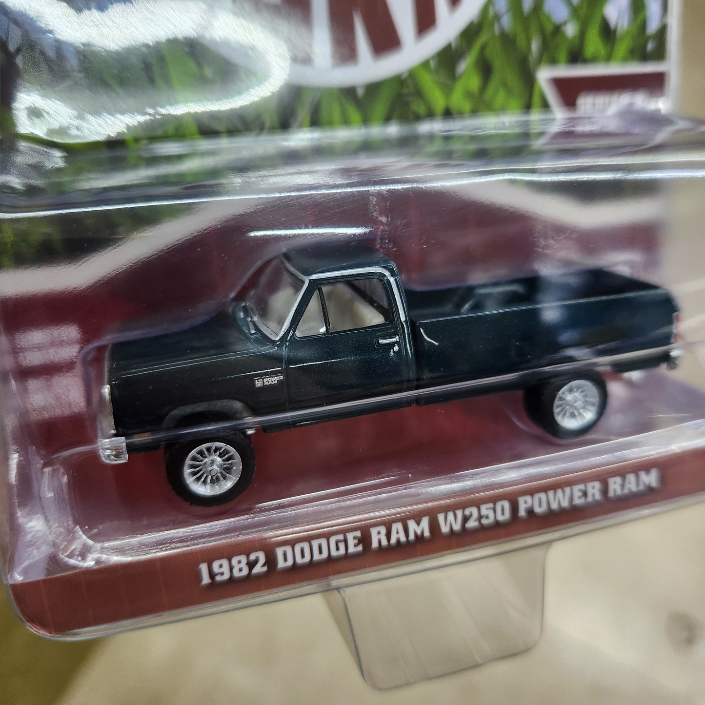 Greenlight - 'Down on the Farm' Series 9 - 1982 Dodge Ram W250 - 1:64 Scale