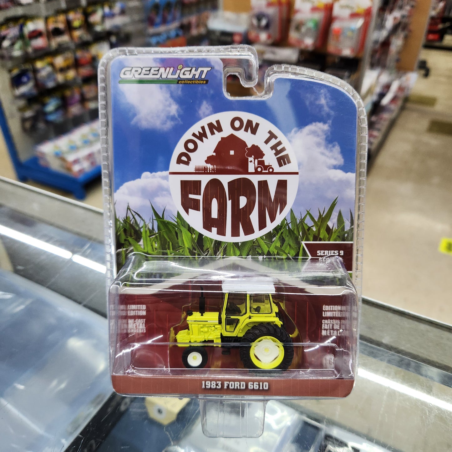 Greenlight - 'Down on the Farm' Series 9 - 1983 Ford 6610 Tractor - 1:64 Scale