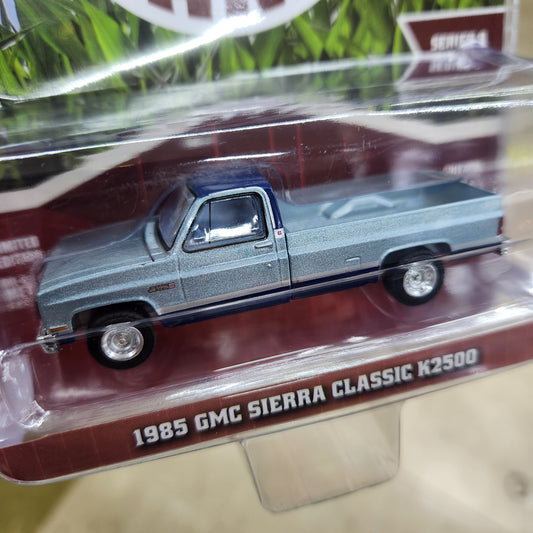 Greenlight - 'Down on the Farm' Series 9 - 1985 GMC Sierra Classic K2500 - 1:64 Scale